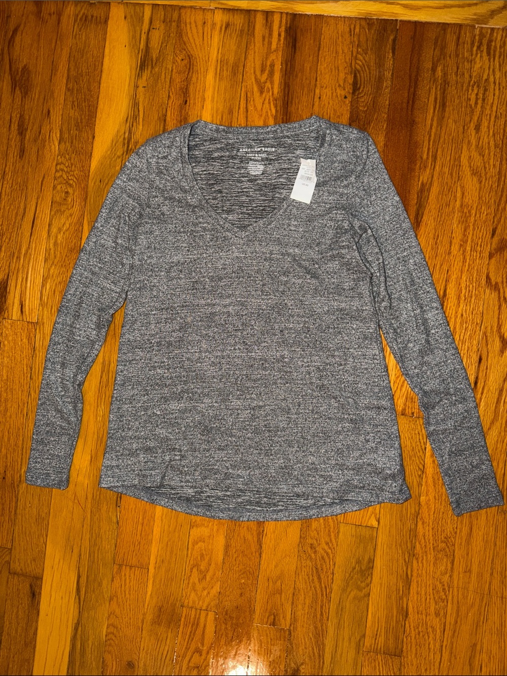 American Eagle Soft V-Neck Long Sleeve Top in Heather Gray NWT